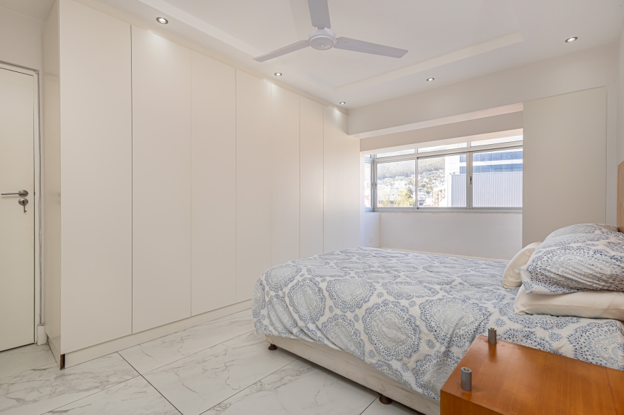 To Let 1 Bedroom Property for Rent in Sea Point Western Cape